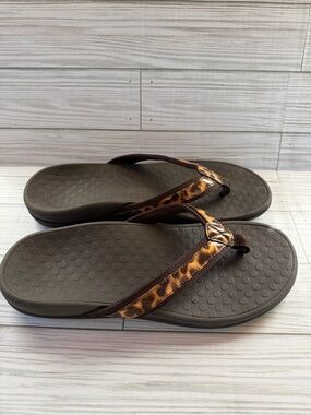 Leopard Print Vionic Sandals Flipflop Sz 8